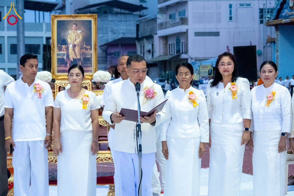 ภาพ No.284614:วันอาทิตย์ที่ 14 ธันวาคม พ.ศ.2568  พิธีทำบุญเมืองสุราษฎร์ธานี 110ปี และพิธีตักบาตรพระสงฆ์ 1,110 รูป  ณ บริเวณริมน้ำวัดกลาง (เก่า) ถนนบ้านดอน ตำบลตลาดใหม่ อำเภอเมือง จังหวัดสุราษฎร์ธานี