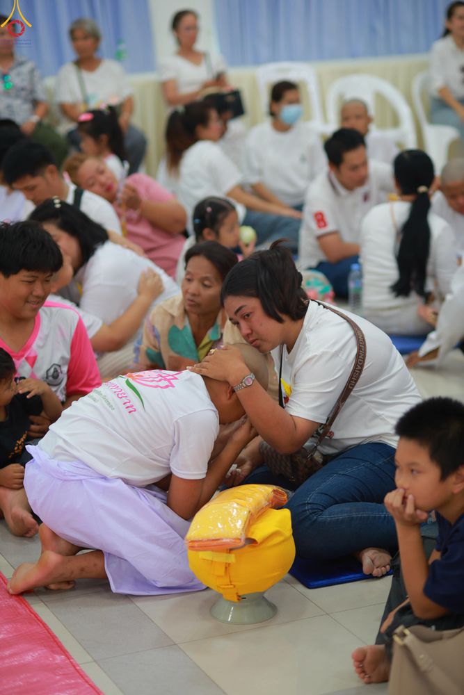 ภาพ No.320168:วันเสาร์ที่ 4 เมษายน 2569 พิธีตัดปอยผม ขอขมาผู้ปกครอง  มอบบาตร-ผ้าไตร และพิธีบรรพชาสามเณร 87 รูป  ณ ศูนย์ปฏิบัติธรรมระยอง(บ้านช่องลม)  ต.บางบุตร อ.บ้านค่าย จ.ระยอง