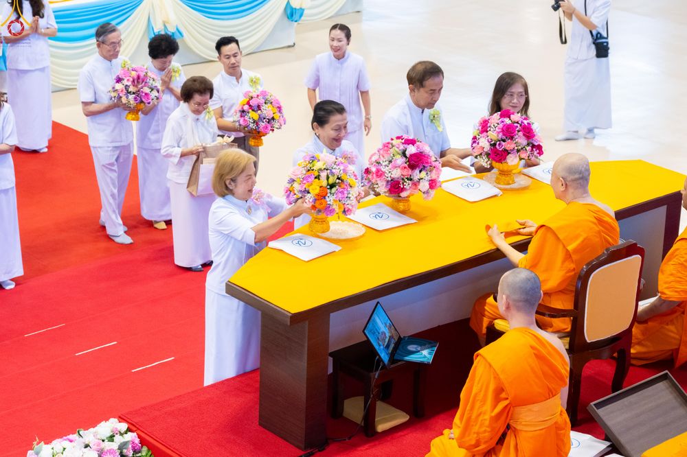 ภาพ No.281088:วันที่ 21 ธันวาคม พ.ศ.2568 พิธีมุทิตาหลวงพ่อทัตตชีโว ณ ห้องแก้วสารพัดนึก วัดพระธรรมกาย