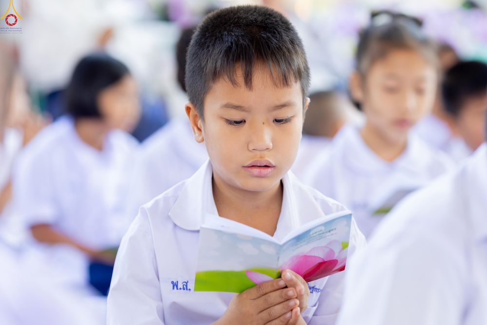 ภาพ No.293314:วันที่ 12 มกราคม พ.ศ. 2569 พิธีทอดผ้าป่าทำนุบำรุงศาสนสถาน ณ วัดพรสวรรค์ อ.สองพี่น้อง จ.สุพรรณบุรี ในโครงการธรรมยาตรา กตัญญูบูชา มหาปูชนียาจารย์ พระมงคลเทพมุนี(สด จนฺทสโร) พระผู้ปราบมาร อนุสรณ์สถาน 7 แห่ง ปีที่ 14