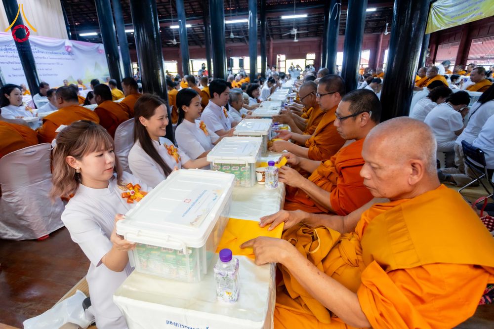 ภาพ No.303400:วันที่ 23 มกราคม พ.ศ. 2569 พิธีเจริญพุทธมนต์ปฏิบัติธรรม มอบทุนการศึกษา  ถวายสังฆทาน 109 วัด เพื่อถวายเป็นพุทธบูชา เพื่อขับเคลื่อนโครงการหมู่บ้านรักษาศีล 5 โดยคณะสงฆ์จังหวัดนครปฐม คณะศิษยานุศิษย์วัดพระธรรมกาย โครงการธรรมยาตรา ปีที่ 14 ณ วัดบางปลา อำเภอบาง