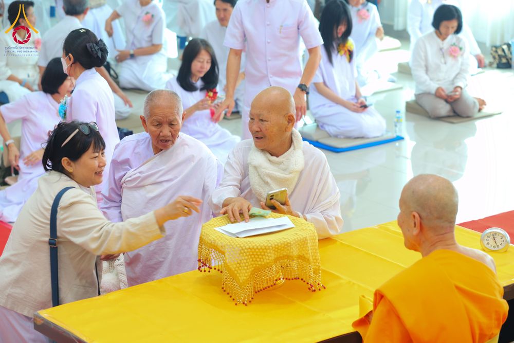 ภาพ No.291189:วันพุธที่ 7 มกราคม พ.ศ. 2569  พิธีบรรจุพระบรมสารีริกธาตุภายในพระเกตุองค์พระประธาน สมโภชพระประธาน พระธรรมกาย พิธีทอดผ้าป่า บุญแสงสว่าง ติดตั้งโซล่าเซล ณ ศูนย์ปฏิบัติธรรมพระมงคลเทพมุนี อ.สองพี่น้อง จ.สุพรรณบุรี