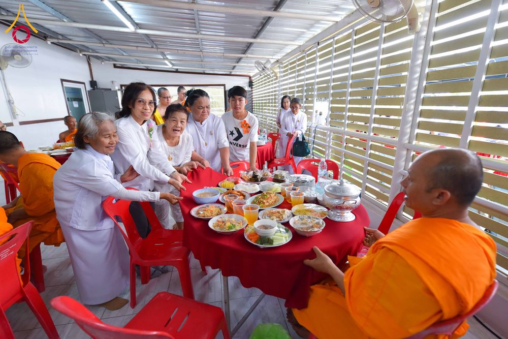 ภาพ No.313073:วันเสาร์ที่ 28 กุมภาพันธ์  พ.ศ. 2569 พิธีทอดผ้าป่าสามัคคีเพื่อสร้างอาคารที่พักสามเณร ณ ศูนย์ปฏิบัติธรรมสวนผึ้ง จ.ราชบุรี