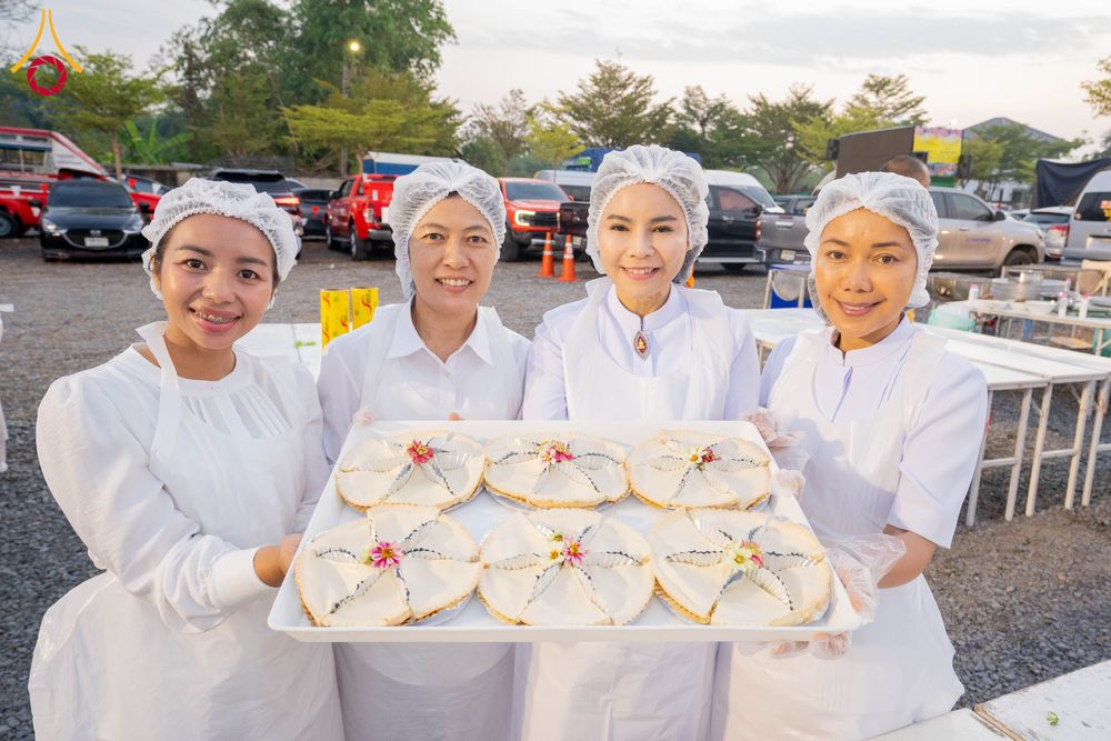 ภาพ No.295799:วันที่ 17 มกราคม พ.ศ. 2569 พิธีถวายภัตตาหารเป็นสังฆทาน แด่พระธรรมยาตรา ณ วัดโบสถ์บน ต.บางคูเวียง จ.นนทบุรี อนุสรณ์สถานลำดับที่ 4 สถานที่เกิดด้วยกายธรรม ในโครงการธรรมยาตรา กตัญญูบูชา มหาปูชนียาจารย์ พระมงคลเทพมุนี(สด จนฺทสโร) พระผู้ปราบมาร อนุสรณ์สถาน 7 แ