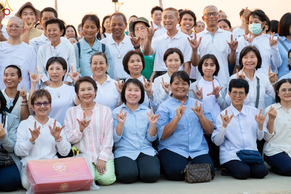 ภาพ No.322646:วันที่ 17 เมษายน พ.ศ.2569 การเรียงกล่องไทยธรรม เรียงน้ำดื่ม เรียงร่ม ณ ลานธรรมพระมหาธรรมกายเจดีย์ เพื่องานถวายมหาสังฆทาน 40,000 กว่าวัดทั่วประเทศ วันคุ้มครองโลก 22 เมษายน พ.ศ.2569 วัดพระธรรมกาย