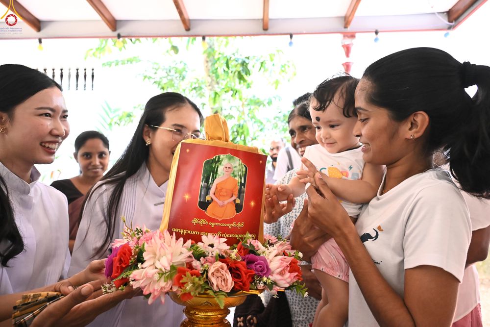 ภาพ No.278729:วันที่ 30 ตุลาคม 2568  กฐินสมทบวัดต่างประเทศ โดยคณะศิษยานุศิษย์  บูชาธรรม 81 ปี หลวงพ่อธัมมชโย  ณ วัดศรีโพธินันทะ ประเทศศรีลังกา