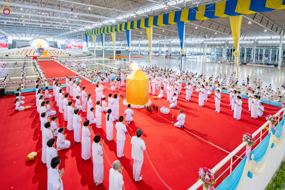 ภาพ No.342847:วันอาทิตย์ที่ 9 สิงหาคม พ.ศ.2569 พิธีจุดเทียนใจ ไฟนิรันดร์ อนันตชัย ณ รัตนบัลลังก์ วัดพระธรรมกาย