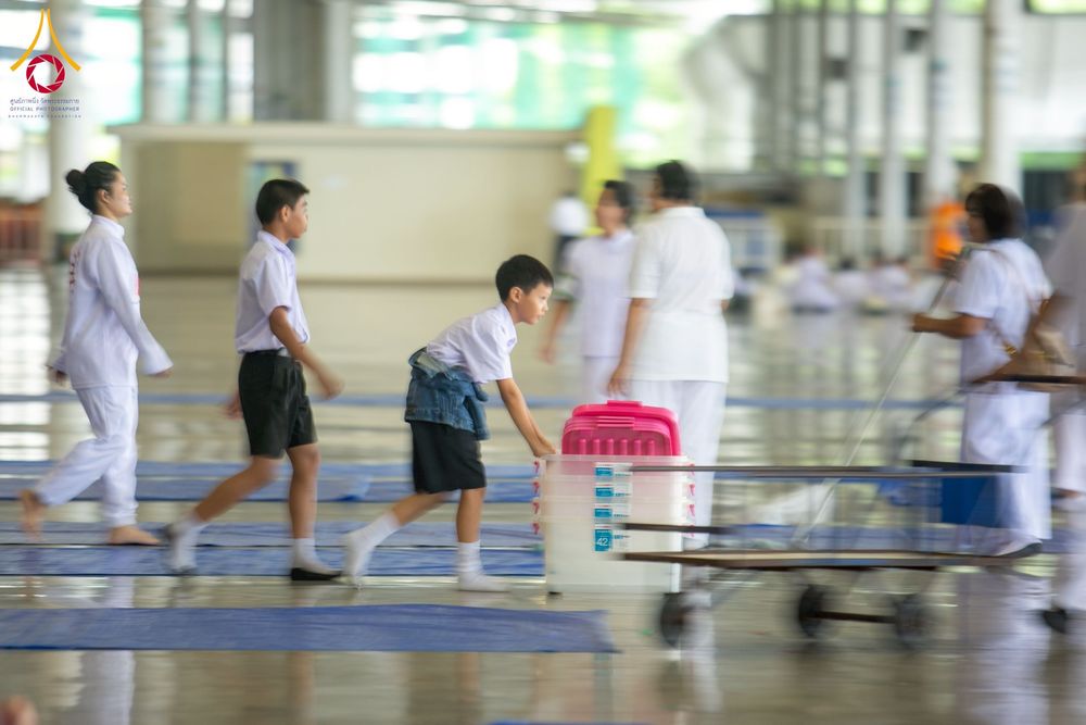 ภาพ No.256900:วันที่ 5 ตุลาคม พ.ศ. 2568 พิธีตักบาตร ข้าวสารอาหารแห้ง ณ บ้านแก้วเรือนทองคุณยายฯ สภาธรรมกายสากล วัดพระธรรมกาย