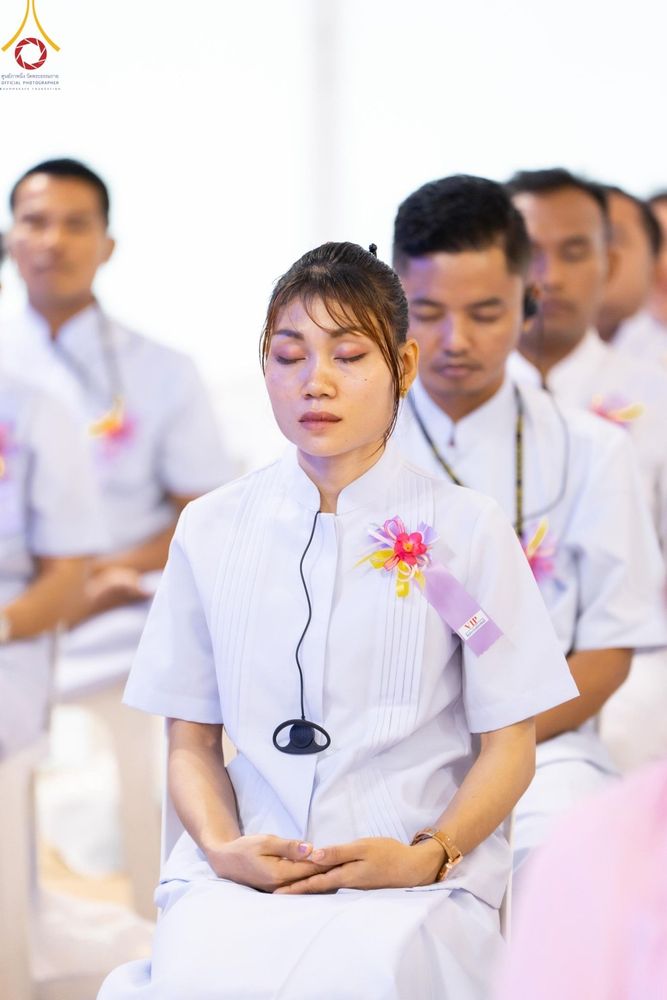 ภาพ No.137298:พิธีตักบาตร และปฏิบัติธรรม ในวันวิสาขบูชา วันพุธที่ 22 พฤษภาคม พ.ศ. 2567 ( วันพระขึ้น15 ค่ำ เดือน 6 ) ณ วัดพระธรรมกาย จ.ปทุมธานี