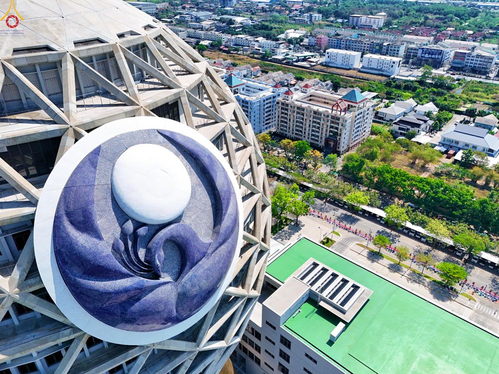 ภาพ No.304653:วันที่ 25 มกราคม พ.ศ. 2569 พิธีต้อนรับพระธรรมยาตรา (ภาพชุดที่ 2) รร.สามัคคีราษฏร์บำรุง-วัดพระธรรมกาย ในโครงการธรรมยาตรา กตัญญูบูชา มหาปูชนียาจารย์ พระมงคลเทพมุนี(สด จนฺทสโร) พระผู้ปราบมาร อนุสรณ์สถาน 7 แห่ง ปีที่ 14