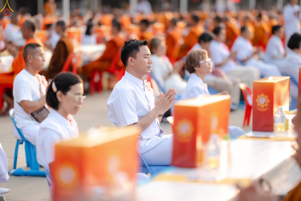 ภาพ No.324664:วันที่ 22 เมษายน พ.ศ.2569 (วันคุ้มครองโลก) บรรยากาศสาธุชน ในงานถวายมหาสังฆทาน 40,000 กว่าวัดทั่วประเทศ ณ ลานธรรม วัดพระธรรมกาย