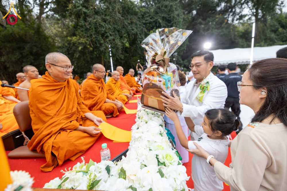 ภาพ No.285918:วันเสาร์ที่ 13 ธันวาคม พ.ศ.2568 พิธีตักบาตรพระภิกษุสามเณร 1,000 รูป ณ บริเวณหน้าอุทยานแห่งชาติเขาใหญ่ อำเภอปากช่อง จ.นครราชสีมา