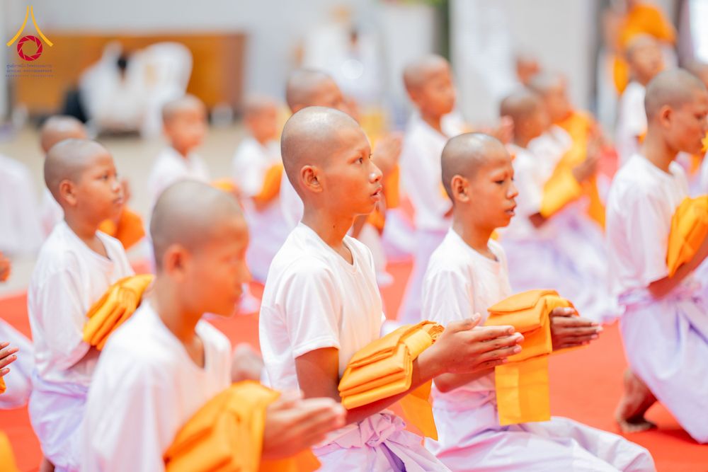 ภาพ No.318691:วันที่ 29 มีนาคม พ.ศ. 2569 พิธีเวียนประทักษิณ มอบผ้าไตร บรรพชาสามเณร  ณ ศูนย์อบรมเยาวชนกาญบุรี