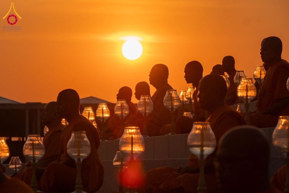 ภาพ No.312066:วันอังคารที่ 3 มีนาคม พ.ศ.2569 พิธีเวียนประทักษิณและจุดมาฆประทีป ณ ลานธรรมพระมหาธรรมกายเจดีย์ วัดพระธรรมกาย