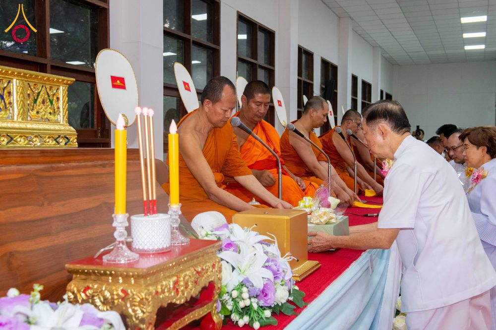 ภาพ No.316134:วันศุกร์ที่ 27 มีนาคม พ.ศ. 2569 พิธีบำเพ็ญกุศล คุณพ่อณรงค์ จินตมากุล  สิริอายุ 99 ปี 11 เดือน โยมบิดา พระครูปลัดรัตนวีรวัฒน์ (รังสฤษดิ์ อิทฺธิจินตโก) ที่ปรึกษาเจ้าคณะจังหวัดปทุมธานี เจ้าอาวาสวัดพระธรรมกาย  ณ ห้องปลูกศรัทธา 2 วัดพระธรรมกาย ปทุมธานี