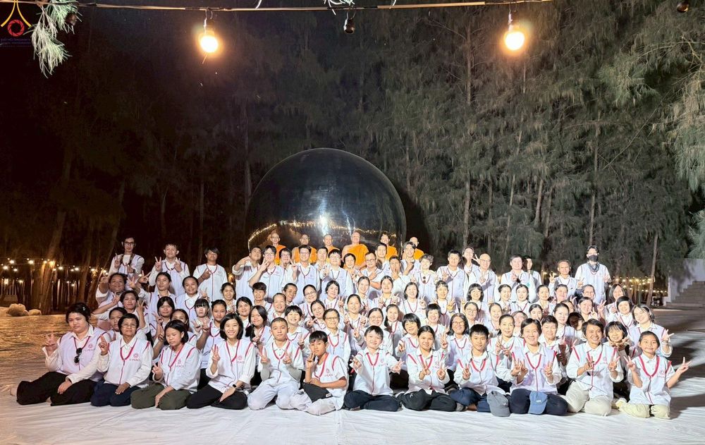 ภาพ No.296358:ภาพเบื้องหลังอาสาสมัครรวมใจ ชุดที่ 2 ในโครงการธรรมยาตรา กตัญญูบูชา มหาปูชนียาจารย์ พระมงคลเทพมุนี(สด จนฺทสโร) พระผู้ปราบมาร อนุสรณ์สถาน 7 แห่ง ปีที่ 14