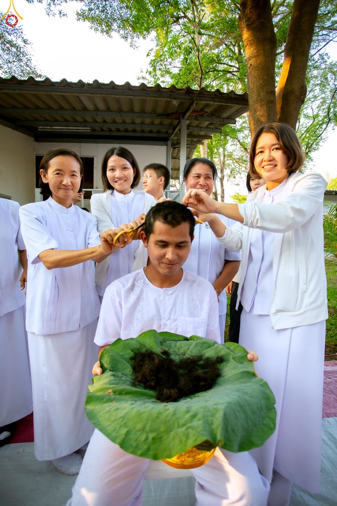 ภาพ No.319735:วันอาทิตย์ที่ 5 เมษายน พ.ศ.2569 พิธีตัดปอยผม และปลงผมนาคธรรมทายาท โครงการบรรพชาและอุปสมบทหมู่ รุ่นบูชาธรรม 82 ปี หลวงพ่อธัมมชโย