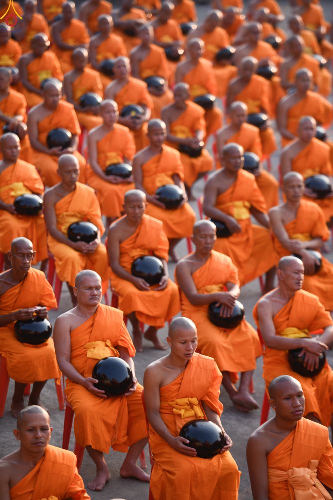 ภาพ No.297517:วันที่ 18 มกราคม พ.ศ. 2569 พิธีตักบาตรพระธรรมยาตรา ณ วัดโบสถ์บน ต.บางคูเวียง จ.นนทบุรี อนุสรณ์สถานลำดับที่ 4 สถานที่เกิดด้วยกายธรรม ในโครงการธรรมยาตรา กตัญญูบูชา มหาปูชนียาจารย์ พระมงคลเทพมุนี(สด จนฺทสโร) พระผู้ปราบมาร อนุสรณ์สถาน 7 แห่ง ปีที่ 14