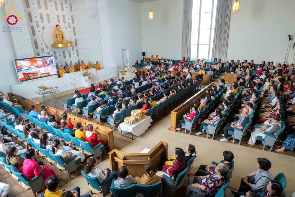 ภาพ No.312956:วันที่ 1 มีนาคม พ.ศ.2569 พิธีบูชาข้าวพระและพิธีสักการะองค์พระธรรมกาย   ณ วัดพระธรรมกายเมลเบิร์น ประเทศออสเตรเลีย