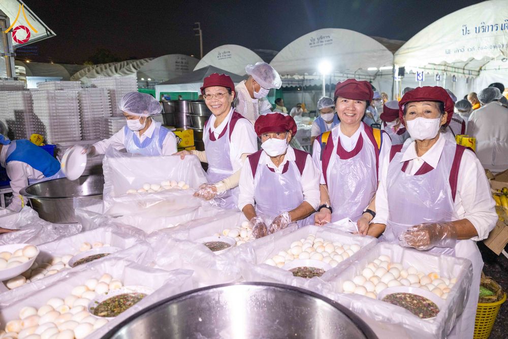 ภาพ No.296584:วันที่ 18 มกราคม พ.ศ. 2569 พิธีถวายภัตตาหารเป็นสังฆทาน แด่พระธรรมยาตรา ณ วัดโบสถ์บน ต.บางคูเวียง จ.นนทบุรี อนุสรณ์สถานลำดับที่ 4 สถานที่เกิดด้วยกายธรรม ในโครงการธรรมยาตรา กตัญญูบูชา มหาปูชนียาจารย์ พระมงคลเทพมุนี(สด จนฺทสโร) พระผู้ปราบมาร อนุสรณ์สถาน 7 แ