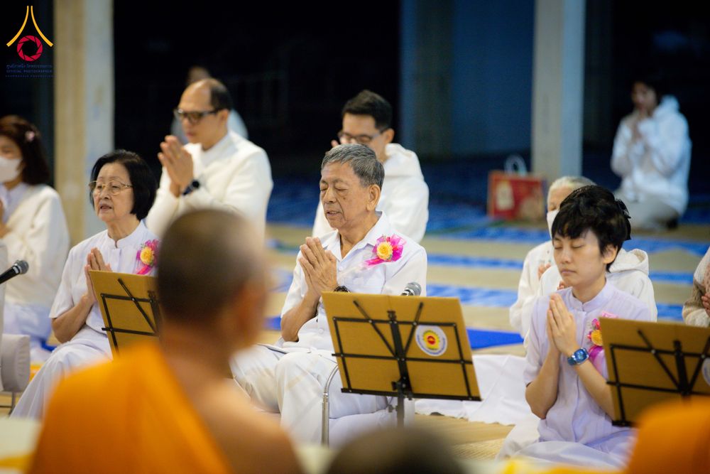 ภาพ No.293469:วันที่ 13 มกราคม พ.ศ. 2569 พิธีถวายภัตตาหารเป็นสังฆทาน แด่พระธรรมยาตรา ณ อนุสรณ์สถานมหาวิหารพระมงคลเทพมุนี (โลตัสแลนด์) อ.สองพี่น้อง จ.สุพรรณบุรี ในโครงการธรรมยาตรา กตัญญูบูชา มหาปูชนียาจารย์ พระมงคลเทพมุนี(สด จนฺทสโร) พระผู้ปราบมาร อนุสรณ์สถาน 7 แห่ง ปี