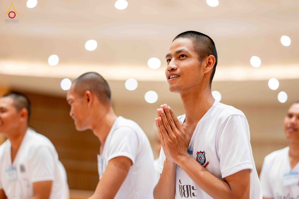 ภาพ No.341062:วันที่ 26 กรกฎาคม พ.ศ. 2569 โครงการพัฒนาคุณธรรม จริยธรรม สำหรับนักเรียนนายสิบตำรวจ (นสต.) รุ่นที่ 17 ศูนย์ฝึกอบรมตำรวจภูธรภาค 1 ได้จัดกิจกรรม ตักบาตรเพื่อน้อมอุทิศถวายเพื่อเป็นพระราชกุศลฯ  และปฏิบัติธรรม ติวธรรมมะ ณ ศูนย์ปฏิบัติธรรมเวิล์ดพีช วัลเล่ย์ (Wo