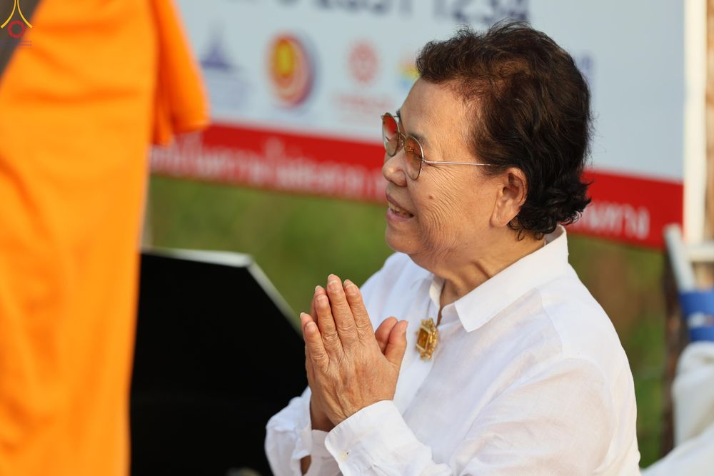 ภาพ No.287478:วันที่ 3 มกราคม พ.ศ. 2569 พิธีต้อนรับพระธรรมยาตรา ในโครงการธรรมยาตรา กตัญญูบูชา มหาปูชนียาจารย์ พระมงคลเทพมุนี(สด จนฺทสโร) พระผู้ปราบมาร อนุสรณ์สถาน 7 แห่ง ปีที่ 14 ณ อนุสรณ์สถานมหาวิหารพระมงคลเทพมุนี (โลตัสแลนด์) อ.สองพี่น้อง จ.สุพรรณบุรี