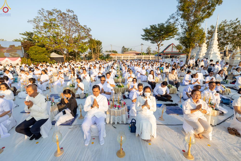 ภาพ No.293954:วันที่ 14 มกราคม พ.ศ. 2569 พิธีจุดประทีปถวายเป็นพุทธบูชา และบูชาธรรมมหาปูชนียาจารย์  ณ วัดสองพี่น้อง ต.ต้นตาล อ.สองพี่น้อง จ.สุพรรณบุรี ในโครงการธรรมยาตรา กตัญญูบูชา มหาปูชนียาจารย์ พระมงคลเทพมุนี(สด จนฺทสโร) พระผู้ปราบมาร อนุสรณ์สถาน 7 แห่ง ปีที่ 14