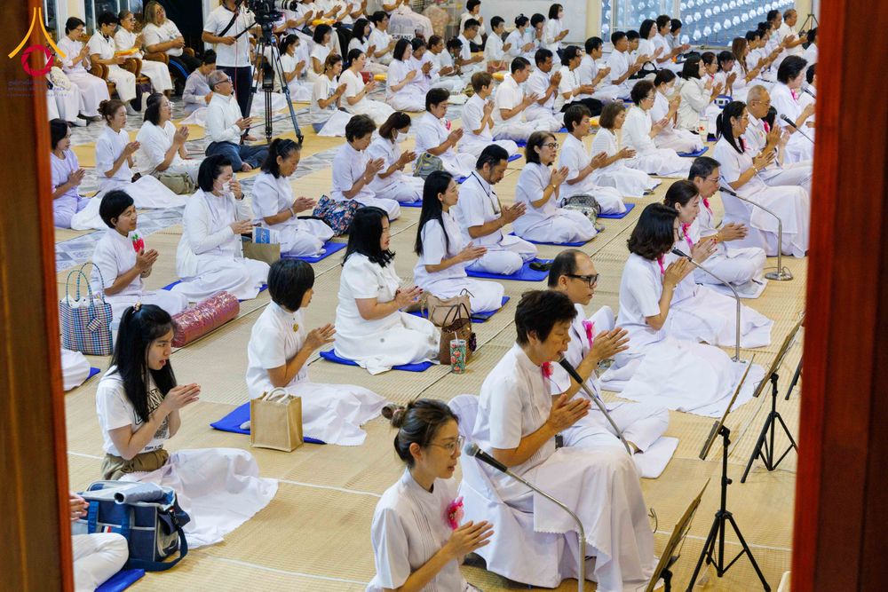 ภาพ No.295824:วันที่ 17 มกราคม พ.ศ. 2569 พิธีถวายภัตตาหารเป็นสังฆทาน แด่พระธรรมยาตรา ณ วัดโบสถ์บน ต.บางคูเวียง จ.นนทบุรี อนุสรณ์สถานลำดับที่ 4 สถานที่เกิดด้วยกายธรรม ในโครงการธรรมยาตรา กตัญญูบูชา มหาปูชนียาจารย์ พระมงคลเทพมุนี(สด จนฺทสโร) พระผู้ปราบมาร อนุสรณ์สถาน 7 แ