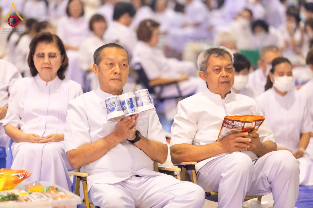 ภาพ No.308189:วันที่ 1  กุมภาพันธ์ พ.ศ. 2569 พิธีตักบาตรข้าวสารอาหารแห้ง ณ บ้านแก้วเรือนทองคุณยาย สภาธรรมกายสากล วัดพระธรรมกาย