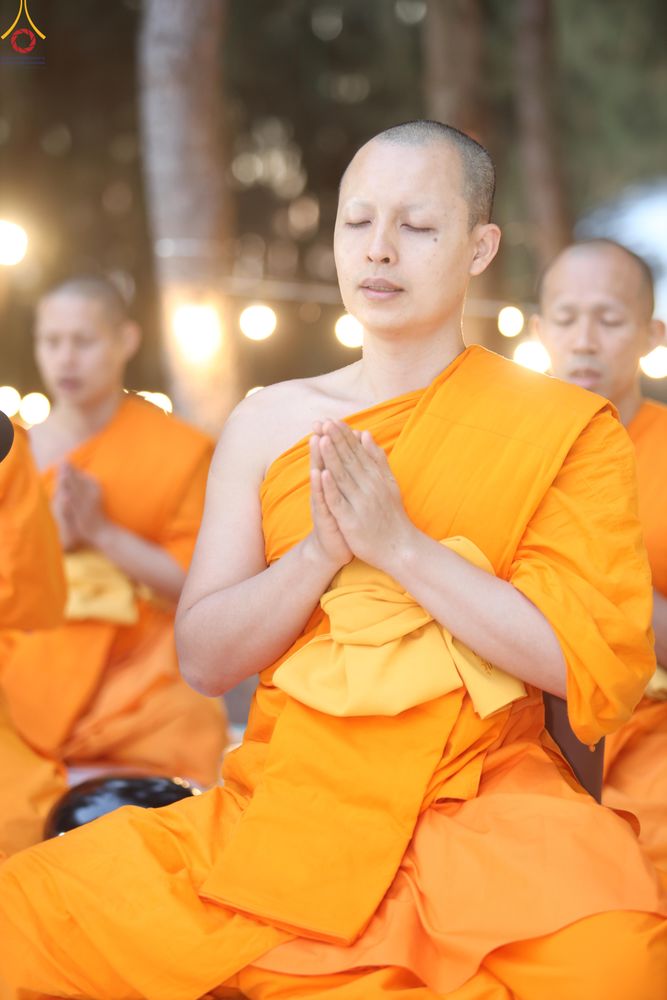 ภาพ No.289225:วันที่ 7 มกราคม พ.ศ. 2569 พิธีตักบาตรพระธรรมยาตรา ณ อนุสรณ์สถานลำดับที่ 1 สถานที่เกิดด้วยรูปกายเนื้อ อนุสรณ์สถานมหาวิหารพระมงคลเทพมุนี (โลตัสแลนด์) อ.สองพี่น้อง จ.สุพรรณบุรี ในโครงการธรรมยาตรา กตัญญูบูชา มหาปูชนียาจารย์ พระมงคลเทพมุนี(สด จนฺทสโร) พระผู้ป