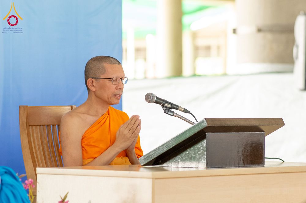 ภาพ No.339975:วันอาทิตย์ที่ 19 กรกฎาคม พ.ศ.2569 พิธีตักบาตรโครงการบรรพชาสามเณรนานาชาติ รุ่นที่ 15 ณ มหารัตนวิหารคด 6 วัดพระธรรมกาย