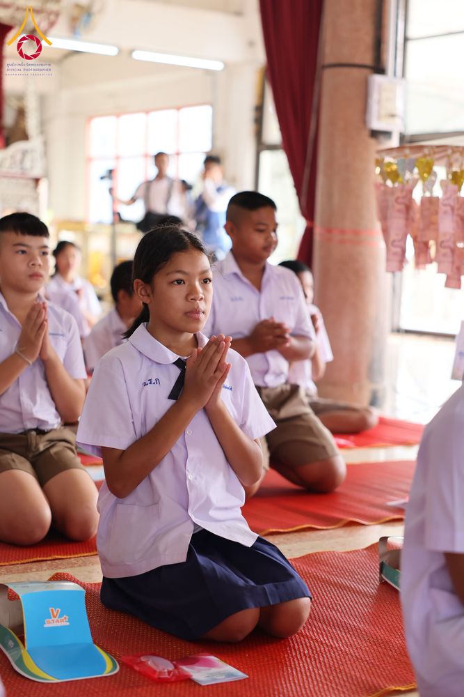 ภาพ No.300369:วันที่ 22 มกราคม พ.ศ. 2569 พิธีทอดผ้าป่าทำนุบำรุงศาสนสถาน ณ วัดรางกำหยาด ต.บางภาษี อ.บางเลน จ.นครปฐม ในโครงการธรรมยาตรา กตัญญูบูชา มหาปูชนียาจารย์ พระมงคลเทพมุนี(สด จนฺทสโร) พระผู้ปราบมาร อนุสรณ์สถาน 7 แห่ง ปีที่ 14