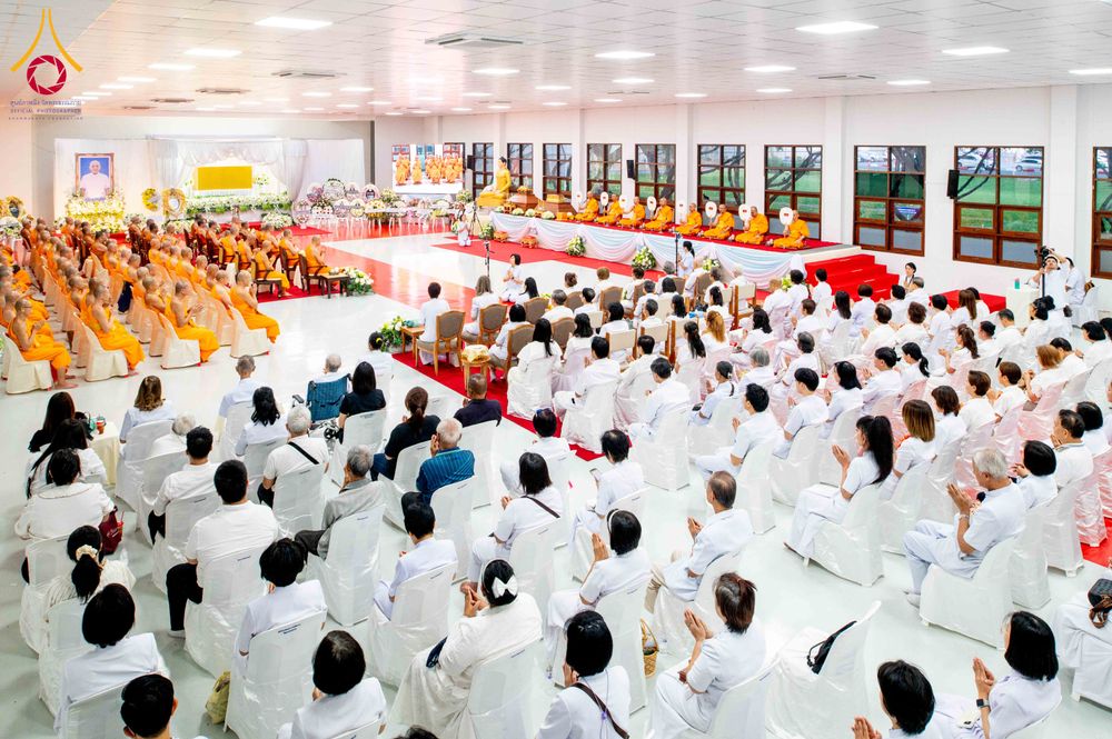 ภาพ No.314910:วันอาทิตย์ที่ 22 มีนาคม พ.ศ. 2569 พิธีบำเพ็ญกุศล คุณพ่อณรงค์ จินตมากุล  สิริอายุ 99 ปี 11 เดือน โยมบิดา พระครูปลัดรัตนวีรวัฒน์ (รังสฤษดิ์ อิทฺธิจินตโก) ที่ปรึกษาเจ้าคณะจังหวัดปทุมธานี เจ้าอาวาสวัดพระธรรมกาย  ณ ห้องปลูกศรัทธา 2 วัดพระธรรมกาย ปทุมธานี