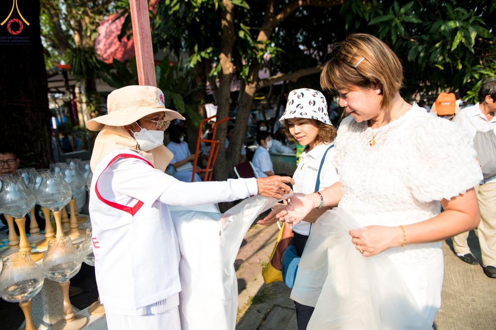 ภาพ No.117156:V.16 เป็นทีม การเตรียมงาน เก็บงาน การรับบุญของเจ้าหน้าที่หน่วยงานต่างๆ เพื่อโครงการธรรมยาตรา กตัญญูบูชามหาปูชนียาจารย์ พระมงคลเทพมุนี (สด จนฺทสโร) พระผู้ปราบมาร อนุสรณ์สถาน 7 แห่ง ปีที่ 12 ระหว่างวันที่ 2 - 31 มกราคม พ.ศ. 2567
