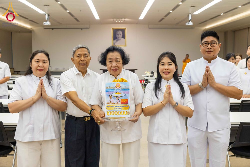 ภาพ No.324863:วันพฤหัสบดีที่ 23 เมษายน พ.ศ.2569  หลวงพ่อทัตตชีโว รองเจ้าอาวาสวัดพระธรรมกาย ถวายการต้อนรับและปฏิสันถารคณะชาวอินโดนีเซีย