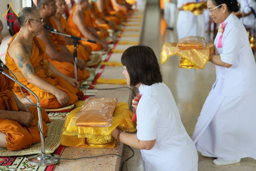 ภาพ No.300347:วันที่ 22 มกราคม พ.ศ. 2569 พิธีทอดผ้าป่าทำนุบำรุงศาสนสถาน ณ วัดรางกำหยาด ต.บางภาษี อ.บางเลน จ.นครปฐม ในโครงการธรรมยาตรา กตัญญูบูชา มหาปูชนียาจารย์ พระมงคลเทพมุนี(สด จนฺทสโร) พระผู้ปราบมาร อนุสรณ์สถาน 7 แห่ง ปีที่ 14