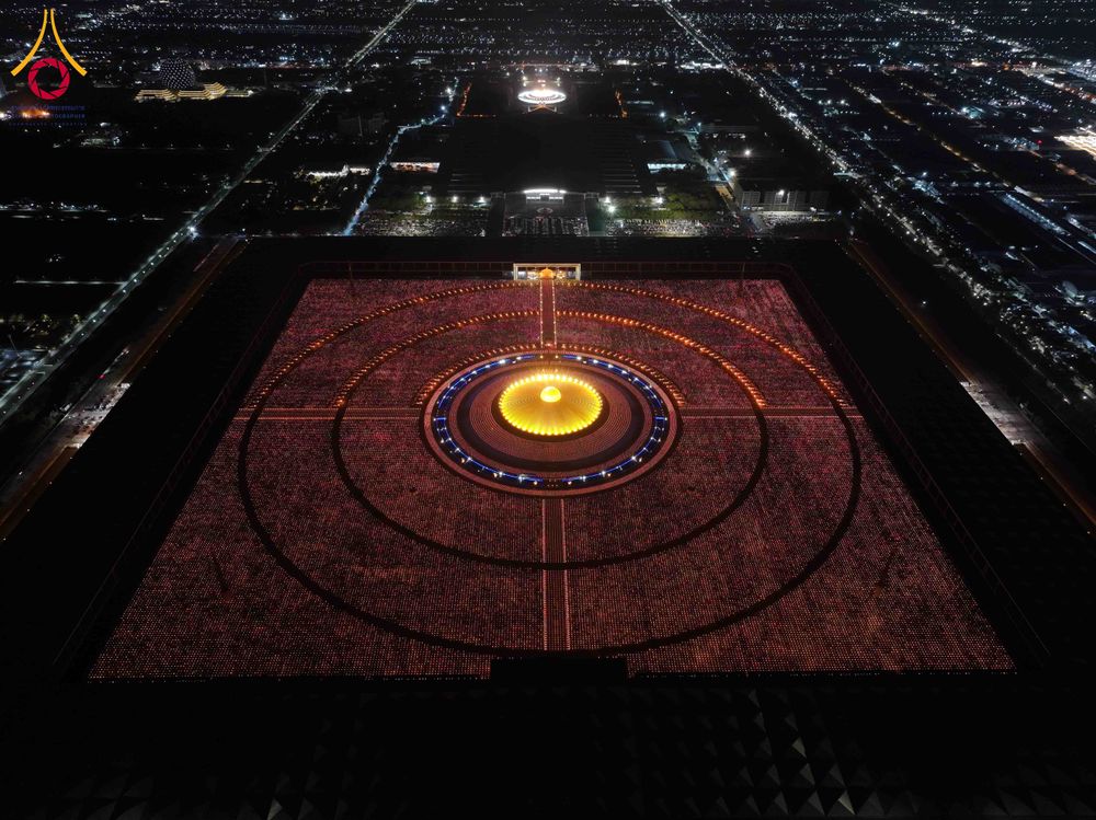 ภาพ No.312412:วันอังคารที่ 3 มีนาคม พ.ศ.2569 พิธีเวียนประทักษิณและจุดมาฆประทีป (ภาพชุดที่ 2) ณ ลานธรรมพระมหาธรรมกายเจดีย์ วัดพระธรรมกาย