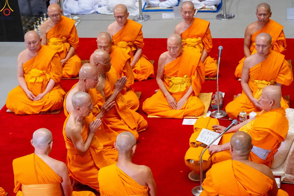 ภาพ No.330860:วันวิสาขบูชา อาทิตย์ที่ 31 พฤษภาคม พ.ศ.2569 พิธีบรรพชาสามเณรอุบาสก 11 ท่าน , พิธีถวายบาตรผ้าไตร และจตุปัจจัยไทยธรรม แด่สามเณร , พิธีอุปสมบทอุทิศชีวิต , พิธีกล่าวคำกัปปิยภัณฑ์  ณ อุโบสถพระไตรปิฎก วัดพระธรรมกาย จังหวัดปทุมธานี