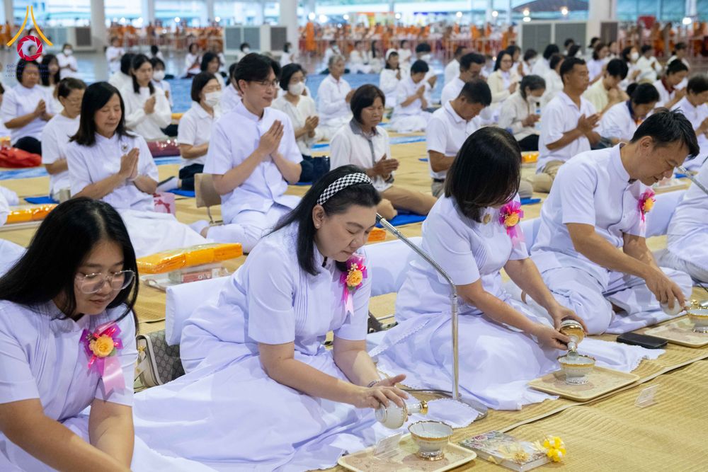 ภาพ No.303120:วันที่ 26 มกราคม พ.ศ. 2569 พิธีถวายภัตตาหารเป็นสังฆทาน แด่พระธรรมยาตรา ณ วัดพระธรรมกาย  จังหวัดปทุมธานี ในโครงการธรรมยาตรา กตัญญูบูชา มหาปูชนียาจารย์ พระมงคลเทพมุนี(สด จนฺทสโร) พระผู้ปราบมาร อนุสรณ์สถาน 7 แห่ง ปีที่ 14