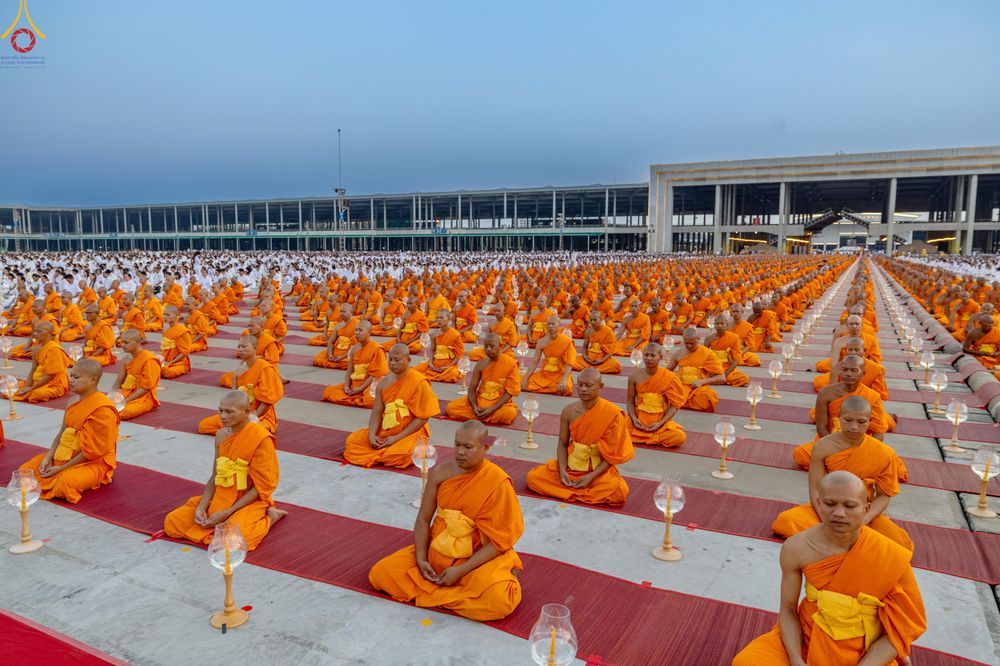 ภาพ No.307911:วันที่ 31 มกราคม พ.ศ. 2569 พิธีจุดประทีปธรรมถวายเป็นพุทธบูชา  และบูชาธรรมมหาปูชนียาจารย์ (ภาพชุดที่ 2) ณ วัดพระธรรมกาย ปทุมธานี ในโครงการธรรมยาตรา กตัญญูบูชา มหาปูชนียาจารย์ พระมงคลเทพมุนี(สด จนฺทสโร) พระผู้ปราบมาร อนุสรณ์สถาน 7 แห่ง ปีที่ 14