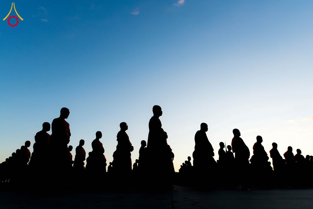 ภาพ No.285184:วันจันทร์ที่ 15 ธันวาคม พ.ศ.2568  บันทึกภาพหมู่ประวัติศาสตร์ โครงการบรรพชาอุปสมบทหมู่  รุ่นบูชาธรรมมหาปูชนียาจารย์ ประจำปี 2568 ณ ลานธรรมมหาธรรมกายเจดีย์ วัดพระธรรมกาย