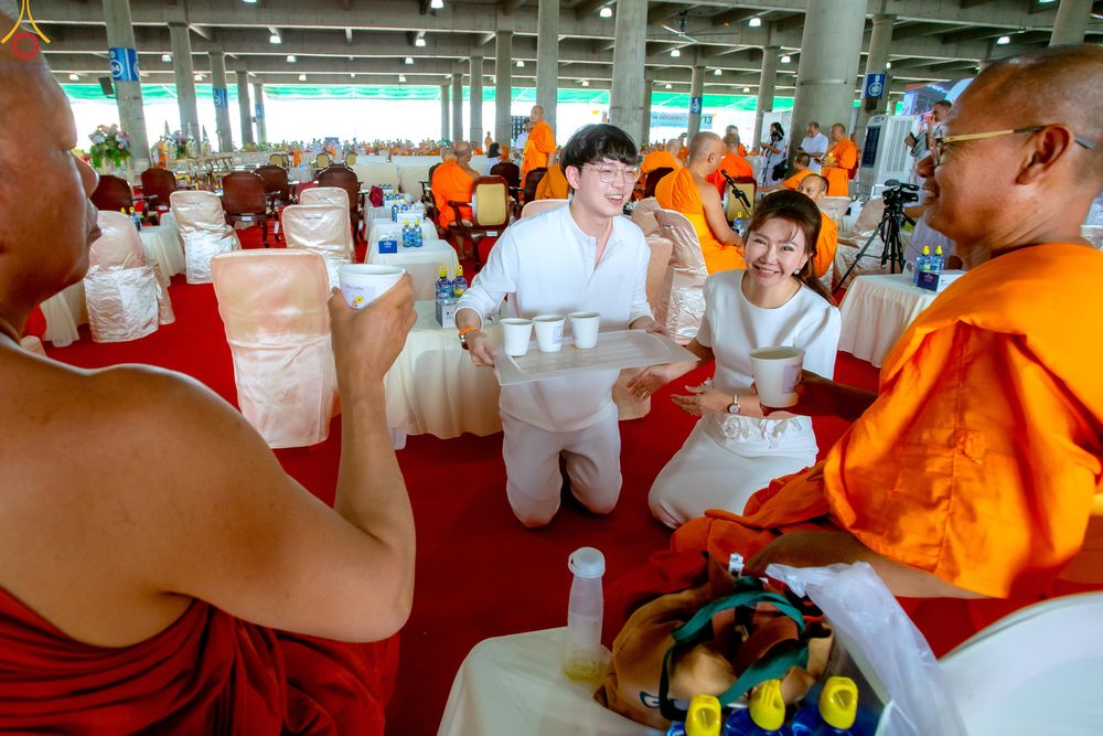 ภาพ No.325934:วันที่ 22 เมษายน พ.ศ.2569(วันคุ้มครองโลก) งานถวายมหาสังฆทาน 40,000 กว่าวัดทั่วประเทศ เจ้าหน้าที่ สาธุชน ร่วมใจจัดเตรียมภัตตาหารเพล (ชุด 2)