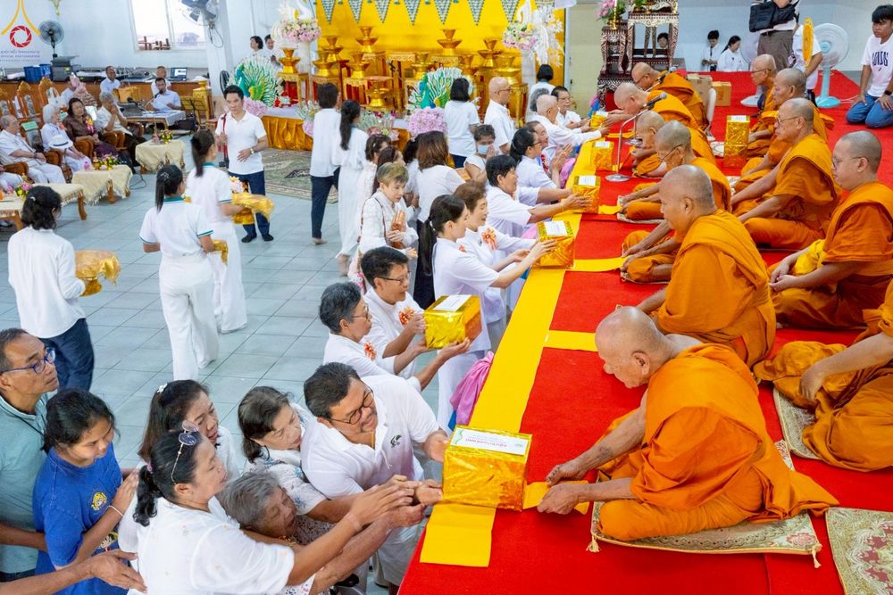 ภาพ No.286081:วันที่ 11 ตุลาคม พ.ศ. 2568 พิธีทอดกฐินสามัคคีทั่วไทย 30,000 วัด โดยคณะศิษยานุศิษย์ บูชาธรรม 81 ปี หลวงพ่อธัมมชโย ณ วัดโบสถ์บน ต.บางคูเวียง อ.บางกรวย จ.นนทบุรี