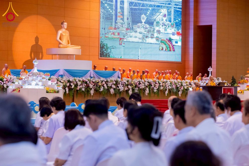 ภาพ No.277163:วันอาทิตย์ที่ 7 ธันวาคม พ.ศ. 2568 พิธีบูชาข้าวพระ ณ สภาธรรมกายสากล วัดพระธรรมกาย