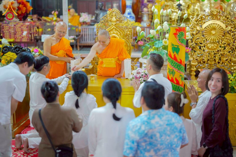 ภาพ No.274133:วันที่ 23 พฤศจิกายน พ.ศ. 2568 ประธานมูลนิธิธรรมกาย ถวายปัจจัยสมทบกฐินแด่ วัดเทียนเวียนเฟื้อกเซิน ศูนย์วิปัสสนาที่มีชื่อเสียง มากกว่า 50 ปีในเวียดนาม