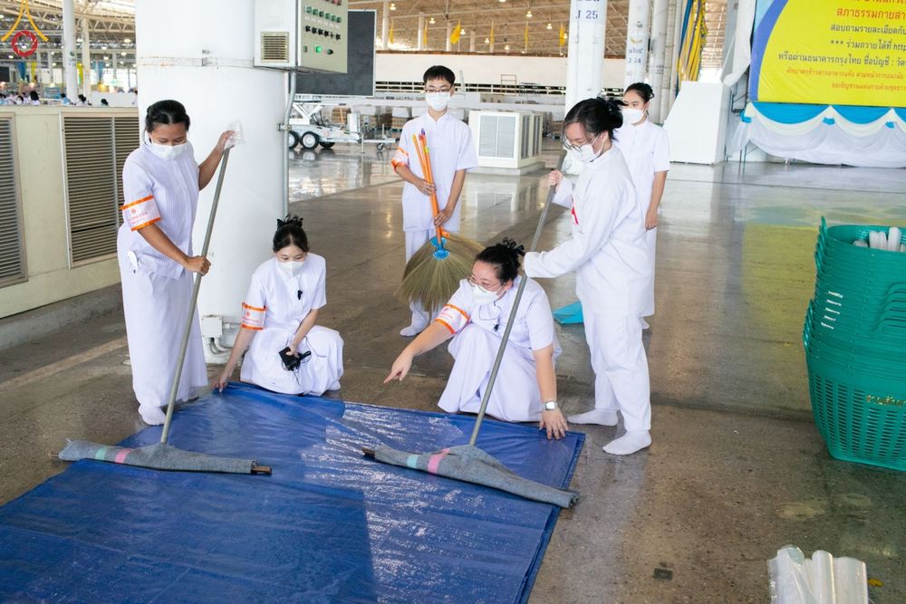 ภาพ No.86861:พิธีตักบาตร , พิธีบูชาข้าวพระ , พิธีจุดเทียนใจ ไฟนิรันดร์ อนันตชัย ในวันอาทิตย์ต้นเดือน 3 กันยายน พ.ศ. 2566 ณ วัดพระธรรมกาย