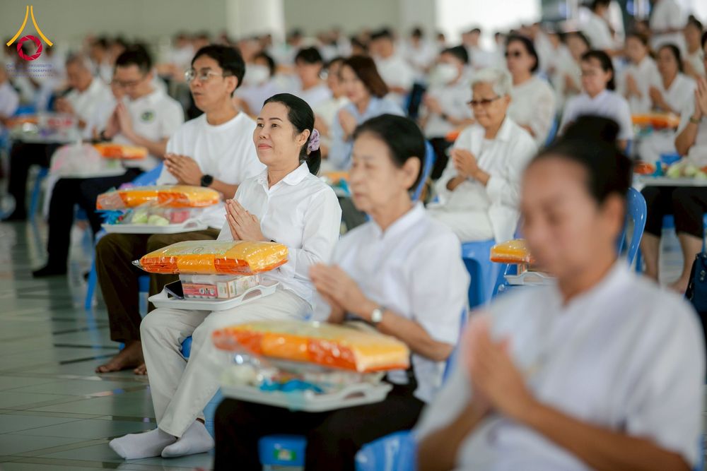 ภาพ No.265933:วันพุธที่ 5 พฤศจิกายน พ.ศ. 2568 (วันพระ ขึ้น 15 ค่ำ เดือน 12) พิธีบุพเปตพลี ครั้งที่ 172 ร่วมอุทิศบุญแด่หมู่ญาติที่ล่วงลับไปแล้ว และสืบทอดอายุพระพุทธศาสนา ณ หอฉันคุณยายอาจารย์ฯ วัดพระธรรมกาย