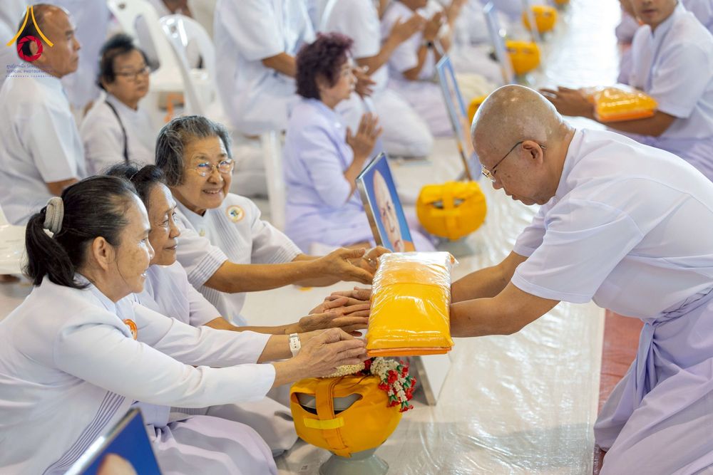 ภาพ No.277417:วันเสาร์ที่ 6 ธันวาคม พ.ศ. 2568 พิธีบรรพชาอุปสมบทและพิธีถวายบาตร โครงการอุปสมบทบูชาธรรมมหาปูชนียาจารย์ ประจำปี พ.ศ.2568 โครงการบวชพระนานาชาติ AEC และ WAB รุ่น CEO (นักบริหาร) รุ่นที่ 5 ณ โบสถ์พระไตรปิฏก วัดพระธรรมกาย