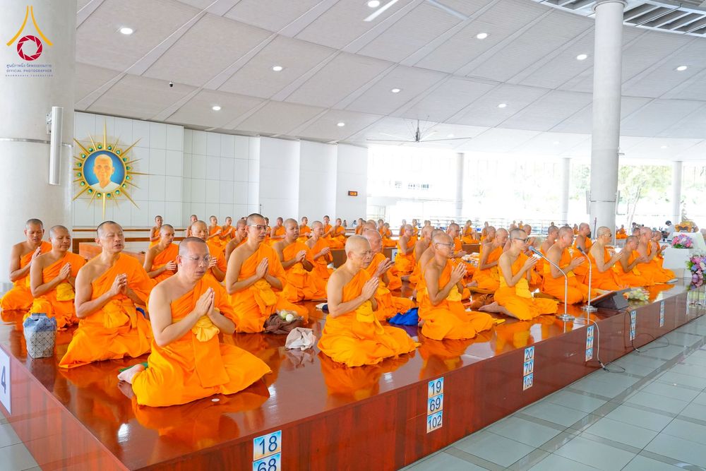 ภาพ No.268328:วันที่ 8 พฤศจิกายน พ.ศ. 2568 พิธีถวายภัตตาหารเมนูสวรรค์ เพื่อการบรรลุธรรม ณ หอฉันคุณยายอาจารย์ฯ วัดพระธรรมกาย